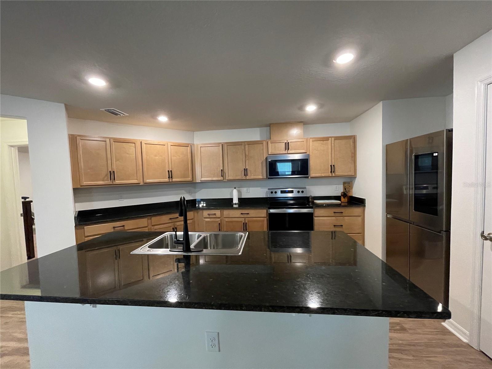 Image 11 of 22 For 7115 Cruz Court