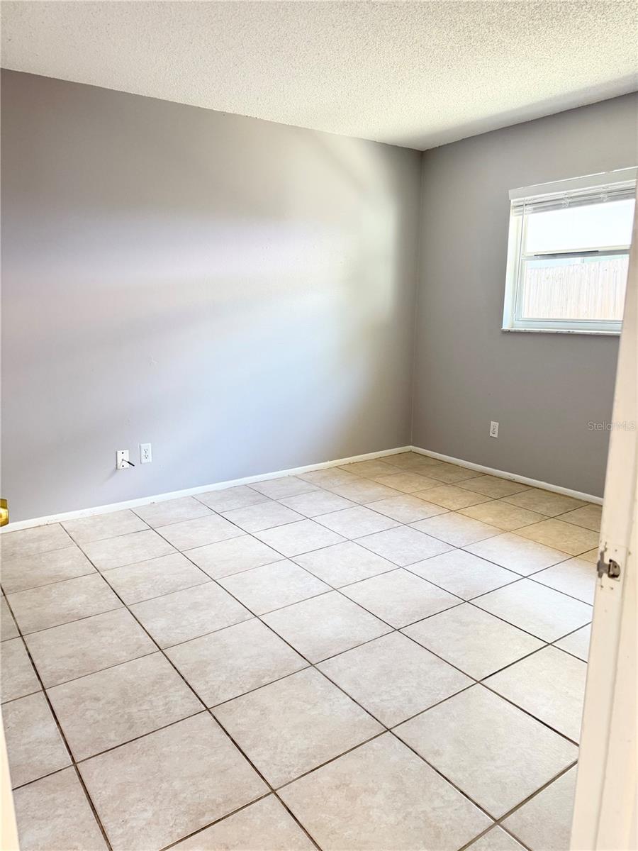 Image 19 of 29 For 813 Lake Palms Drive