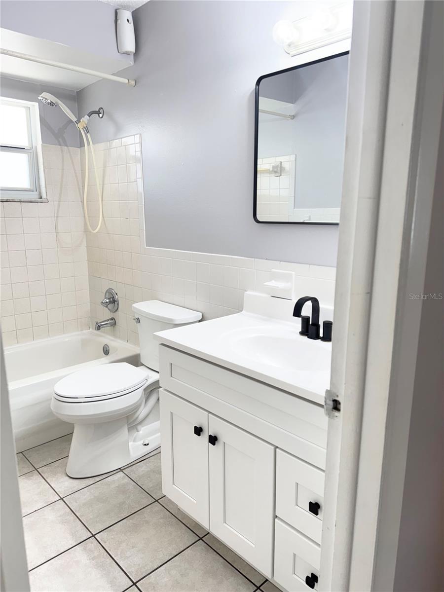 Image 20 of 29 For 813 Lake Palms Drive