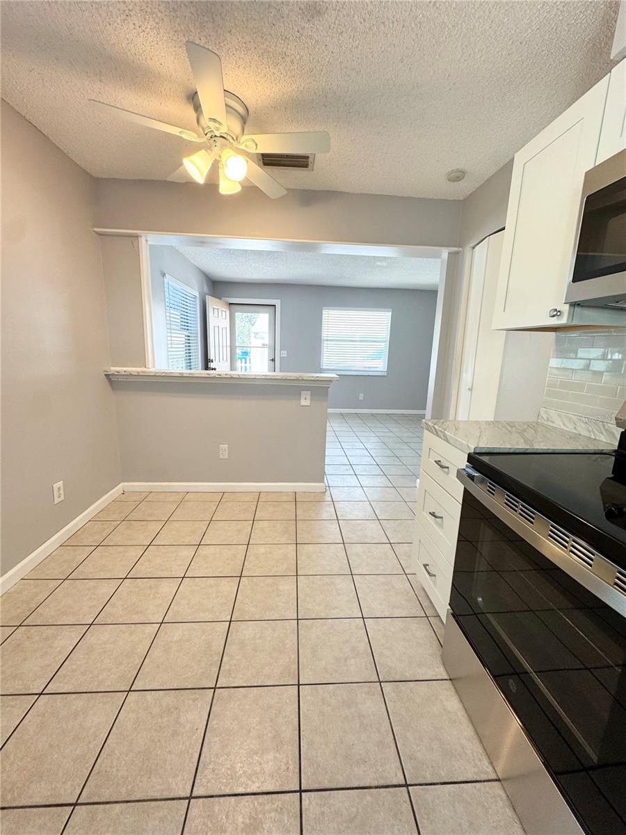 Image 7 of 29 For 813 Lake Palms Drive