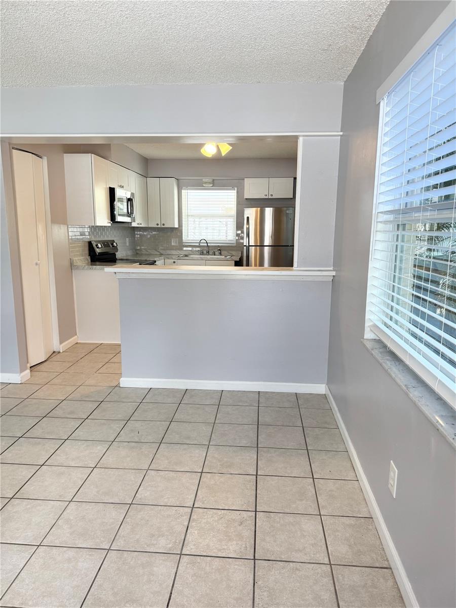 Image 9 of 29 For 813 Lake Palms Drive