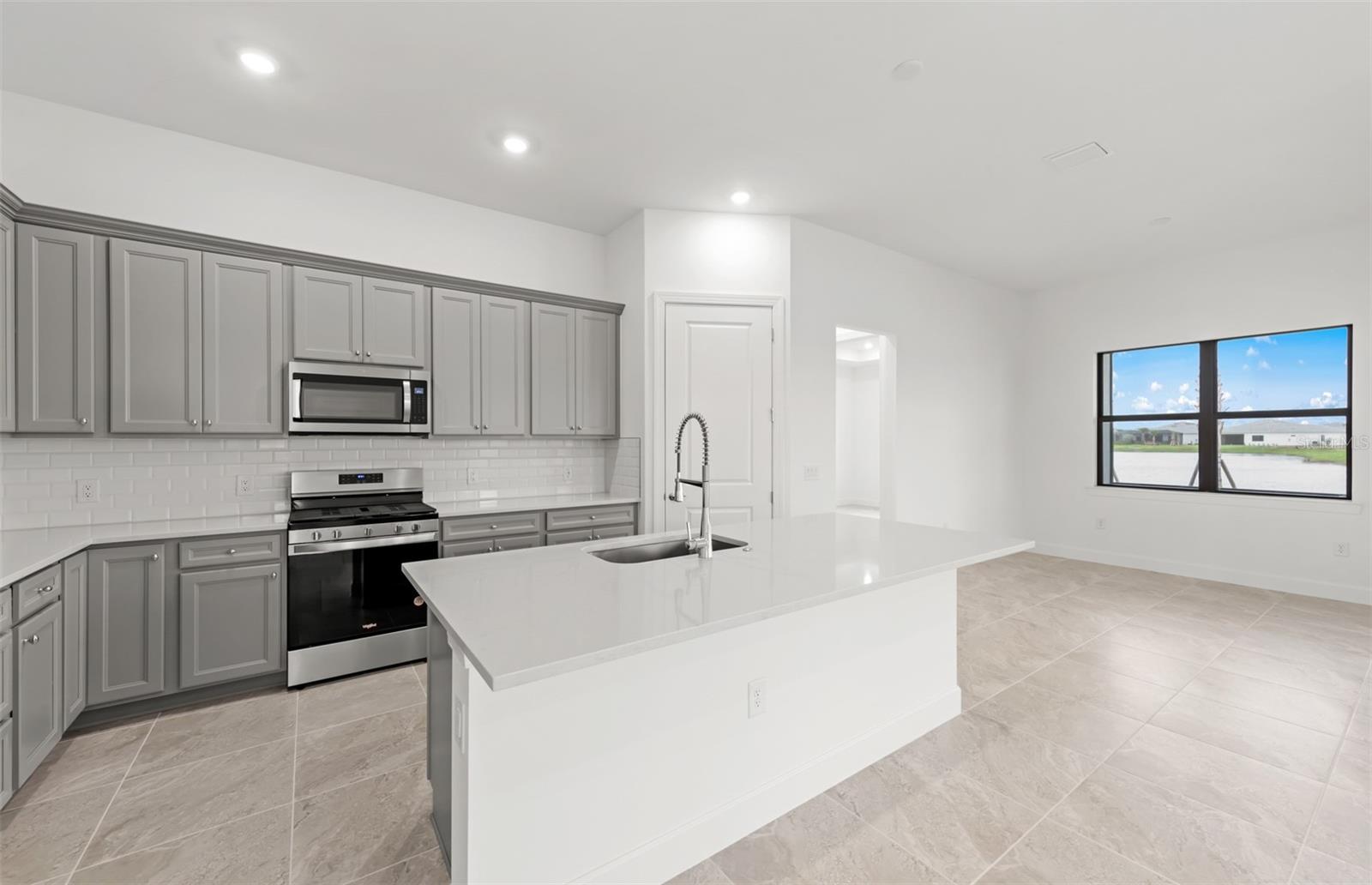 Image 6 of 24 For 19611 Indian Rock Place