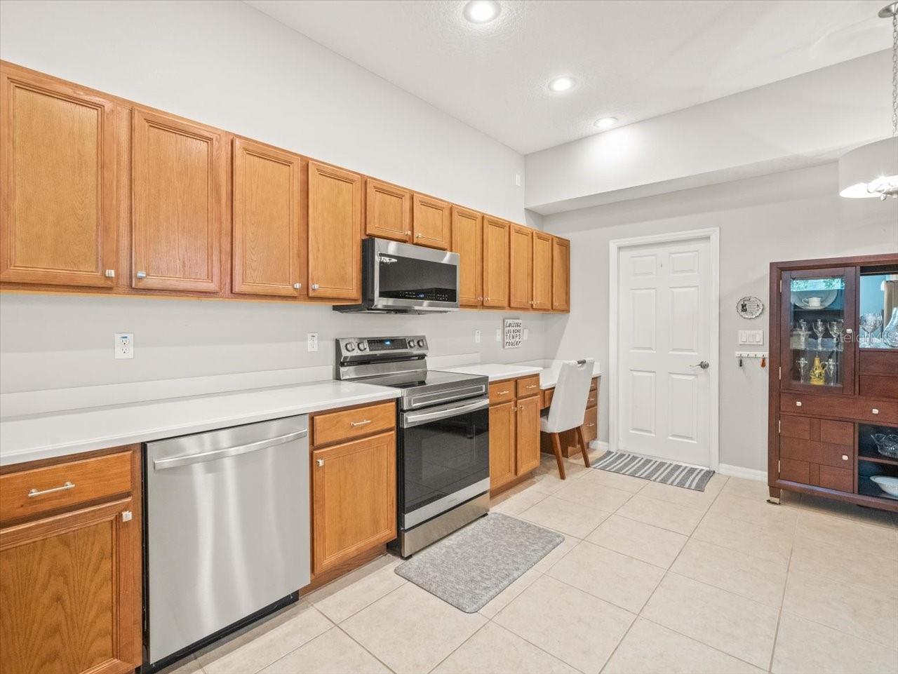 Image 17 of 67 For 98 Highland Avenue 102