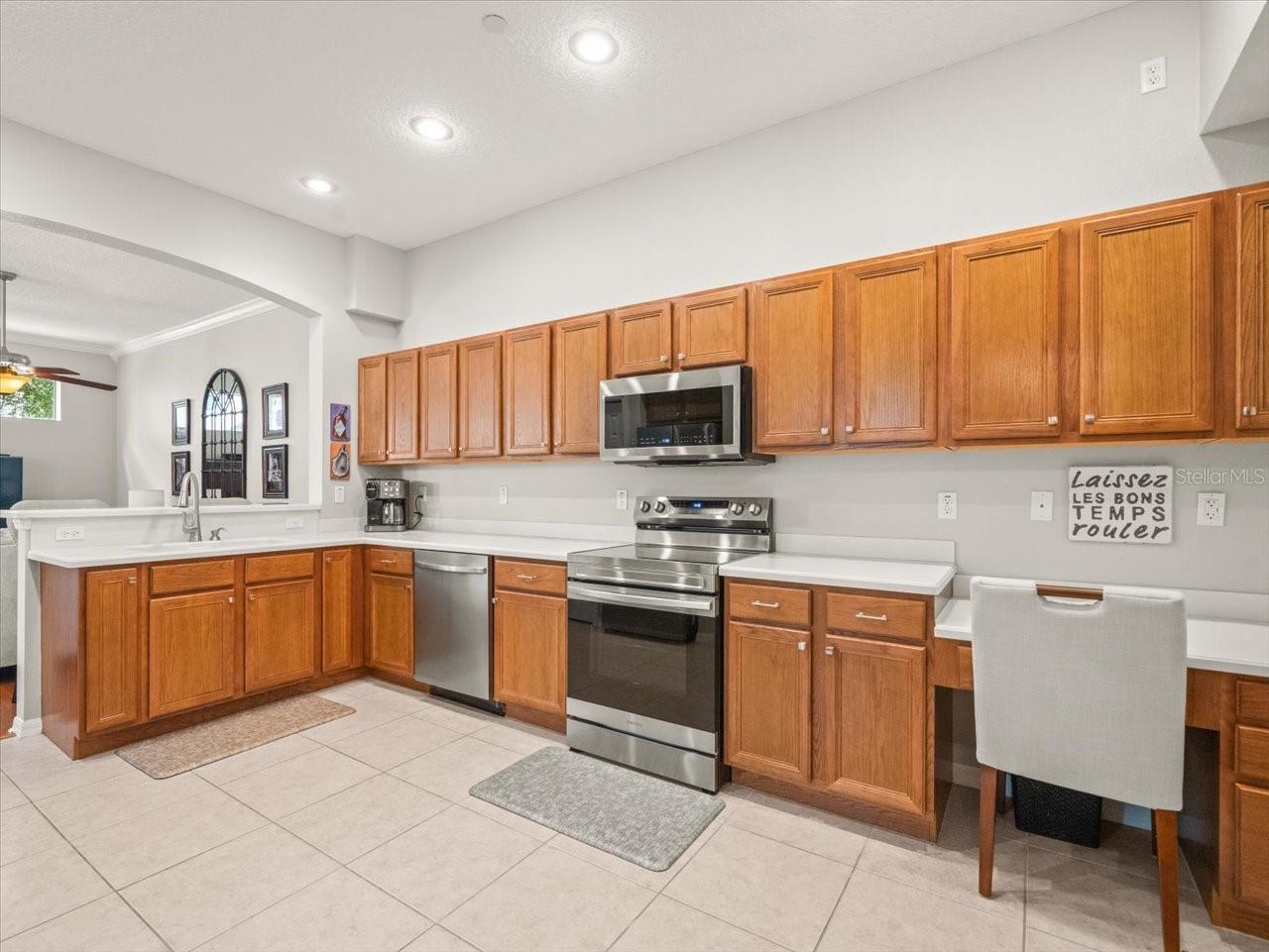Image 19 of 67 For 98 Highland Avenue 102
