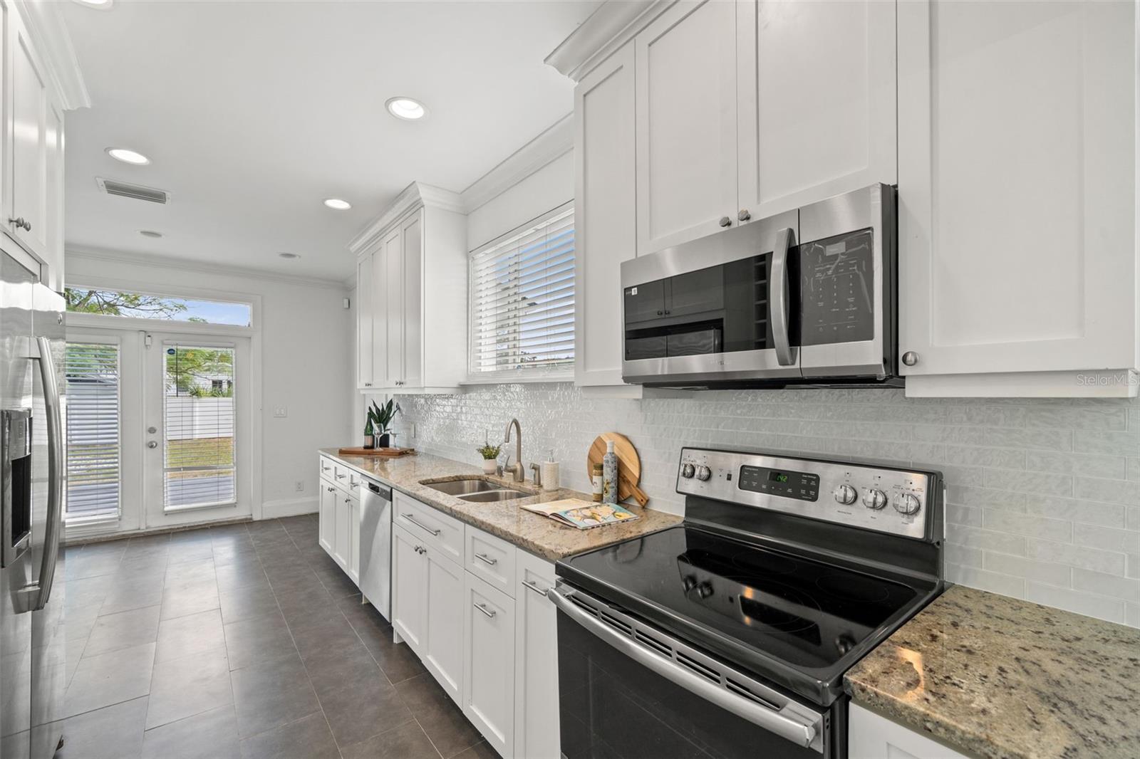 Image 21 of 60 For 205 Westland Avenue