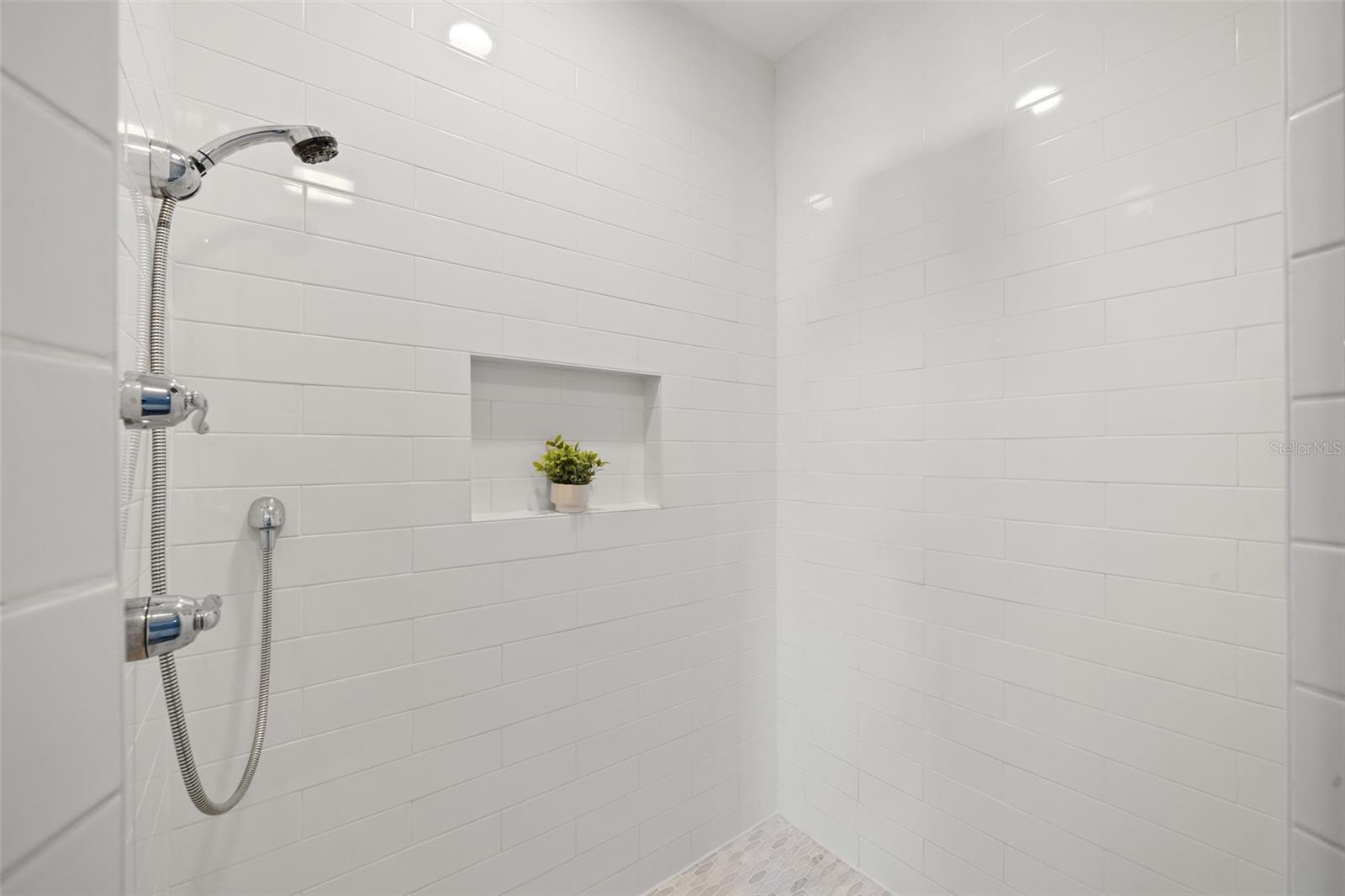 Image 32 of 60 For 205 Westland Avenue