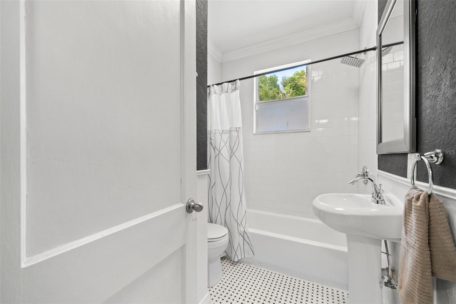 Image 40 of 60 For 205 Westland Avenue