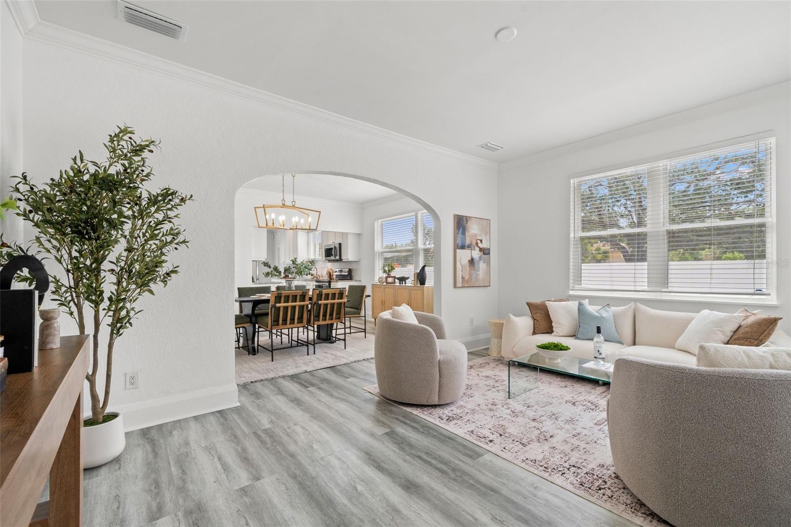 Image 8 of 60 For 205 Westland Avenue