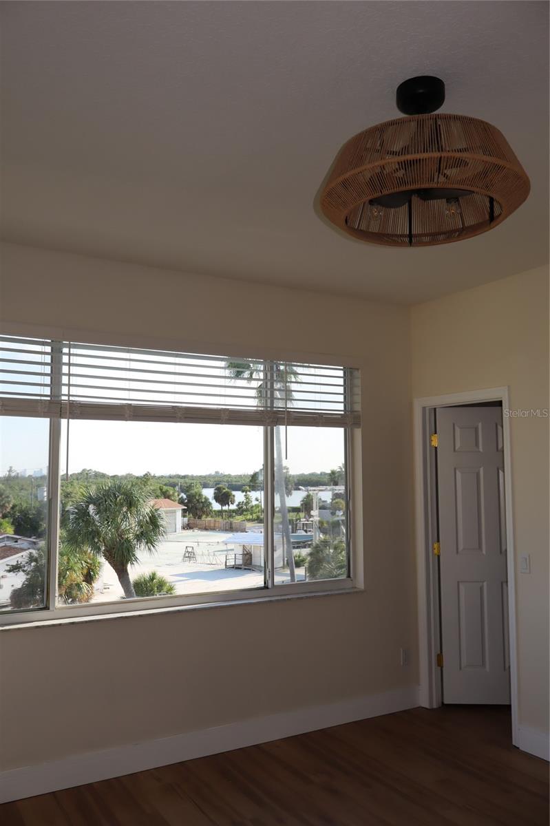 Image 35 of 61 For 1142 Venetian Harbor Drive Ne