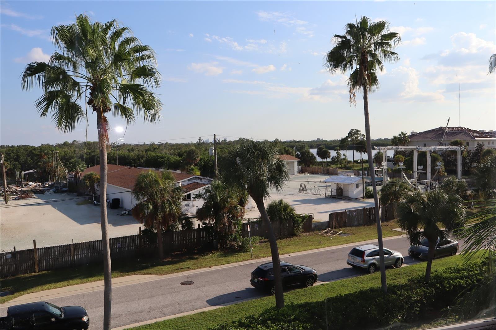 Image 36 of 61 For 1142 Venetian Harbor Drive Ne