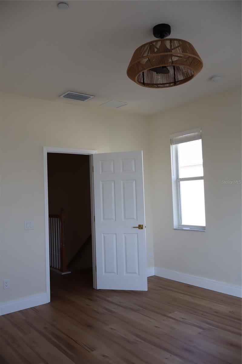 Image 37 of 61 For 1142 Venetian Harbor Drive Ne