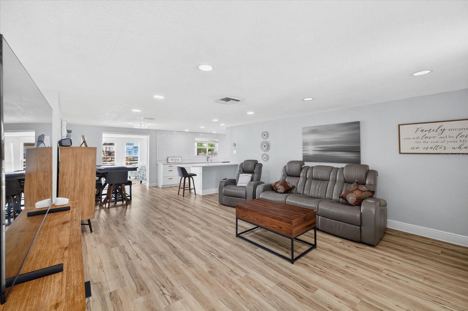 Image 6 of 60 For 5312 Flora Avenue