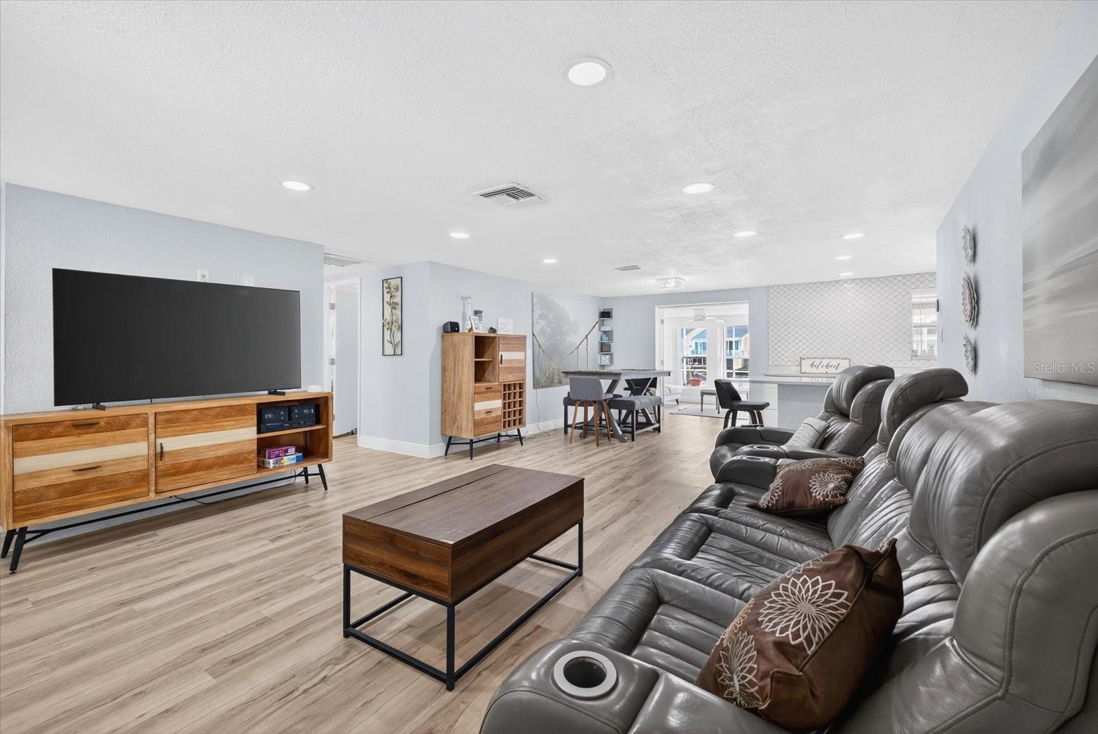 Image 7 of 60 For 5312 Flora Avenue