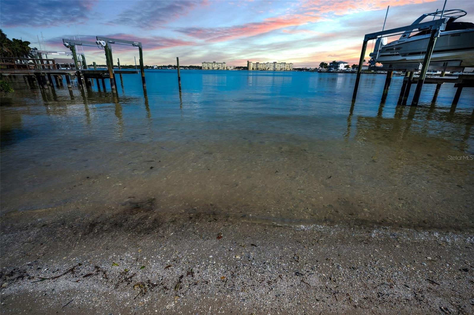 Image 7 of 90 For 15459 2nd Street E