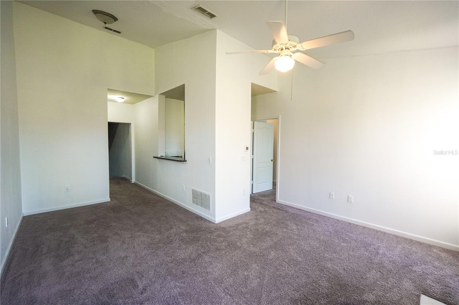 Image 8 of 42 For 17920 Villa Creek Drive 17920