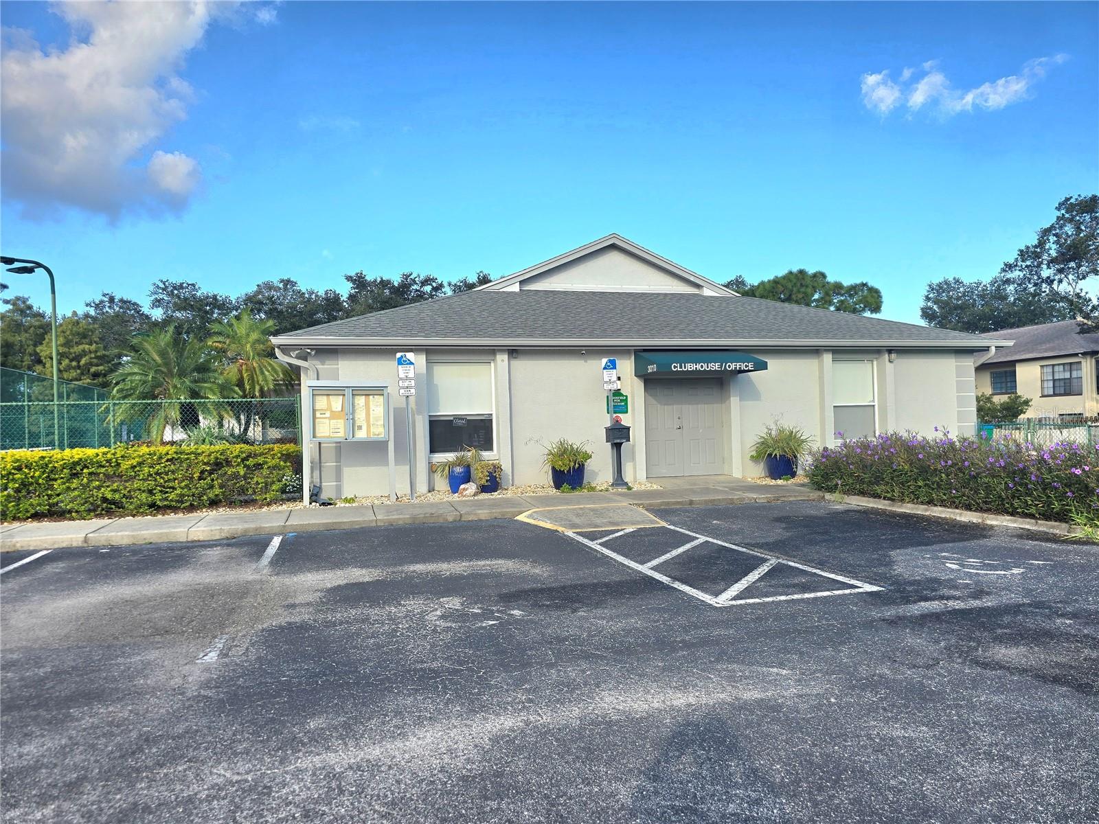 Image 22 of 34 For 3090 Pepperwood Lane W