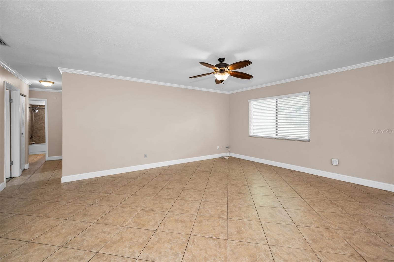 Image 12 of 64 For 2661 Knoll Street E
