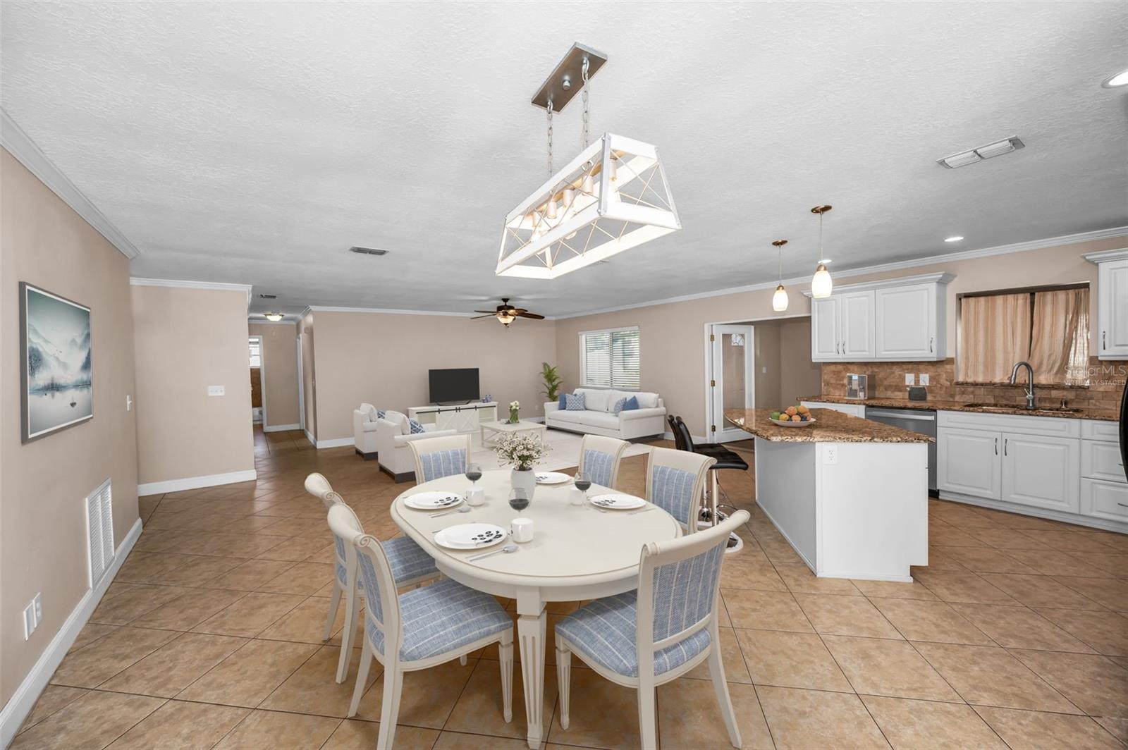 Image 16 of 64 For 2661 Knoll Street E