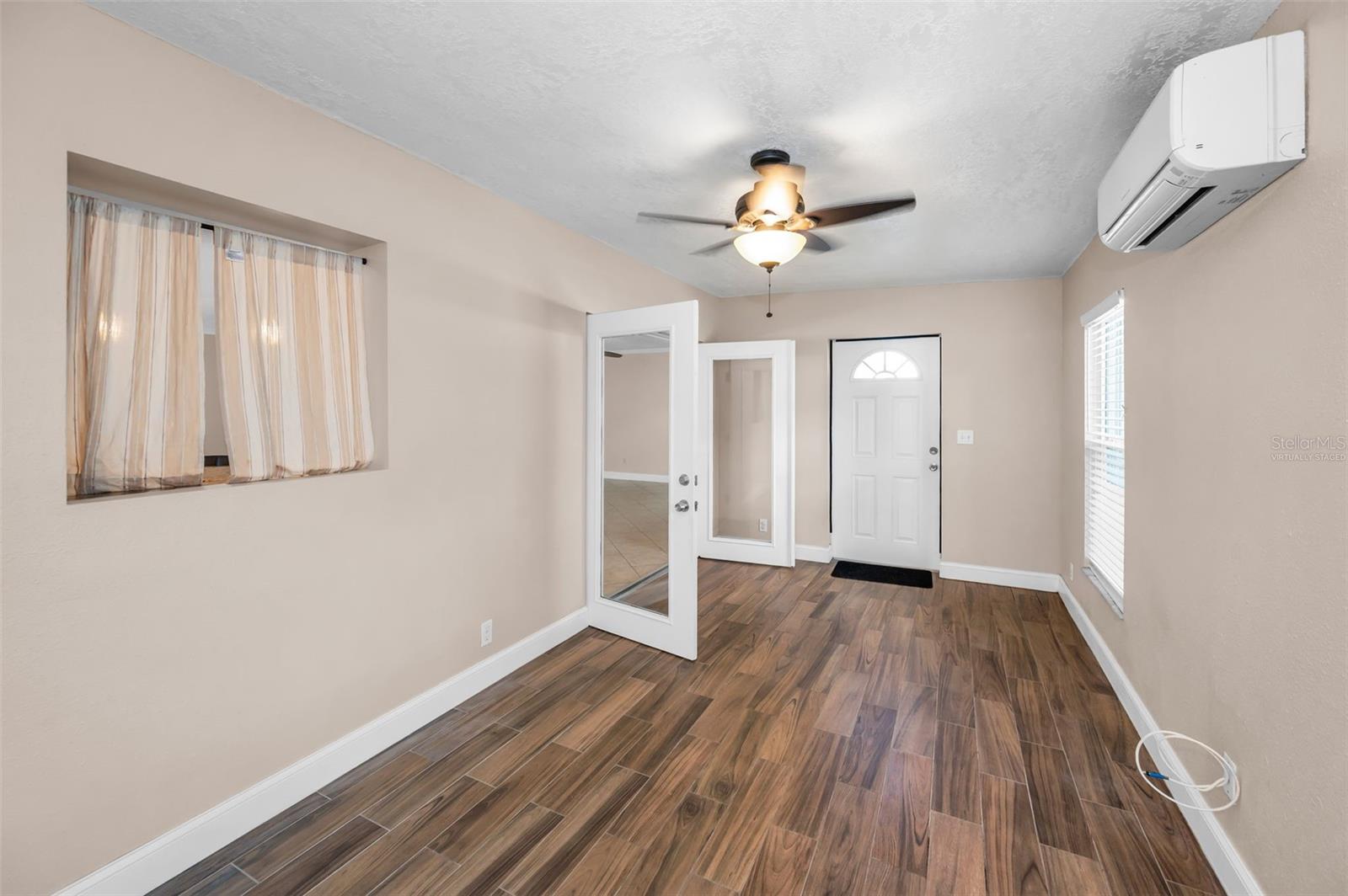 Image 28 of 64 For 2661 Knoll Street E