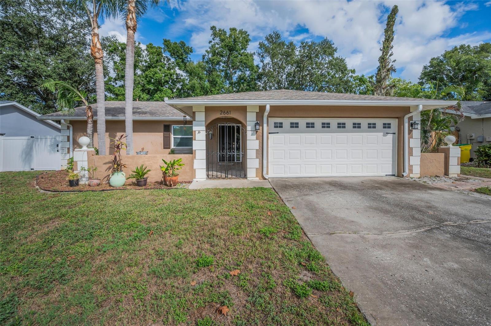 Image 3 of 64 For 2661 Knoll Street E