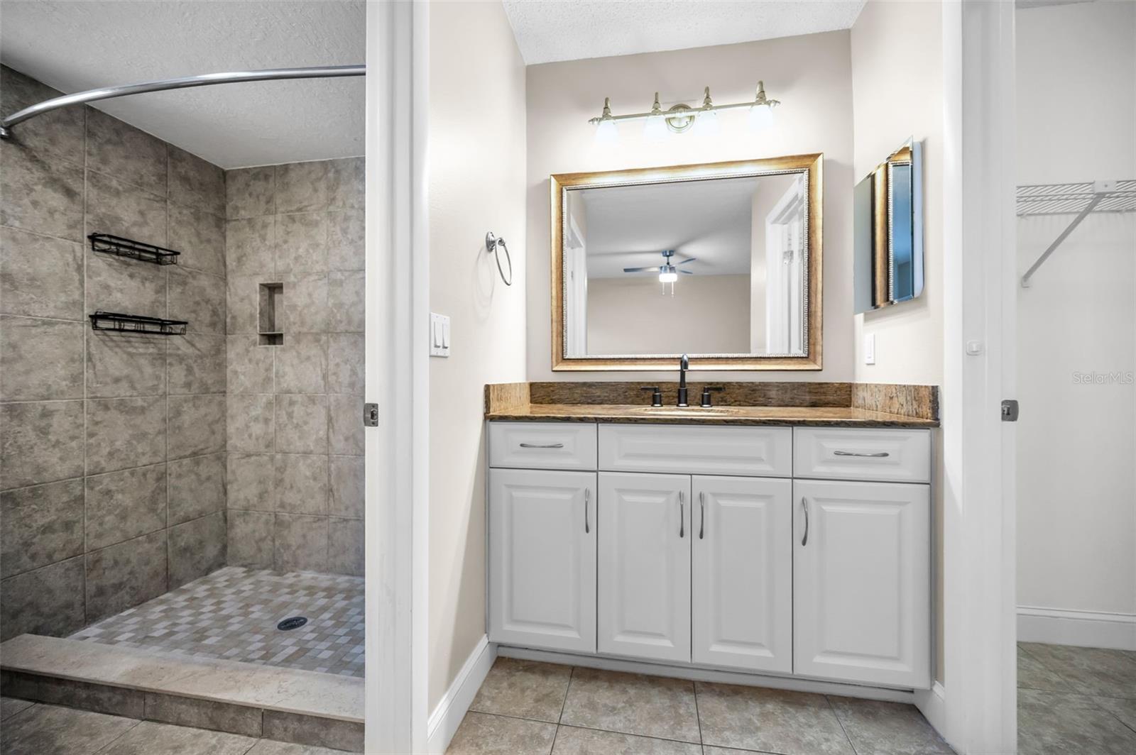 Image 36 of 64 For 2661 Knoll Street E
