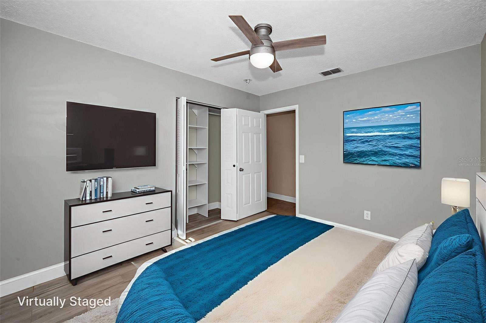 Image 38 of 64 For 2661 Knoll Street E