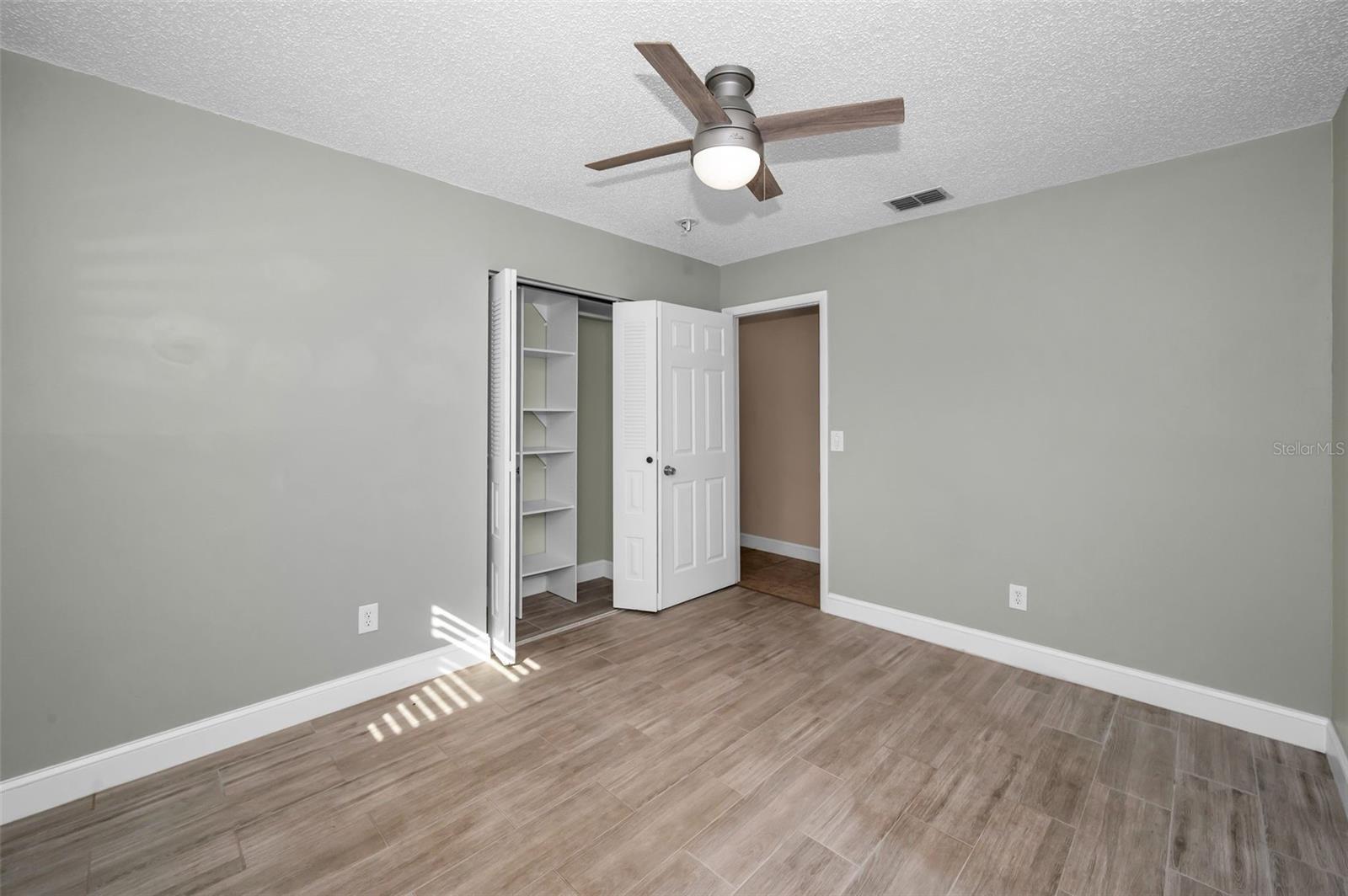 Image 39 of 64 For 2661 Knoll Street E