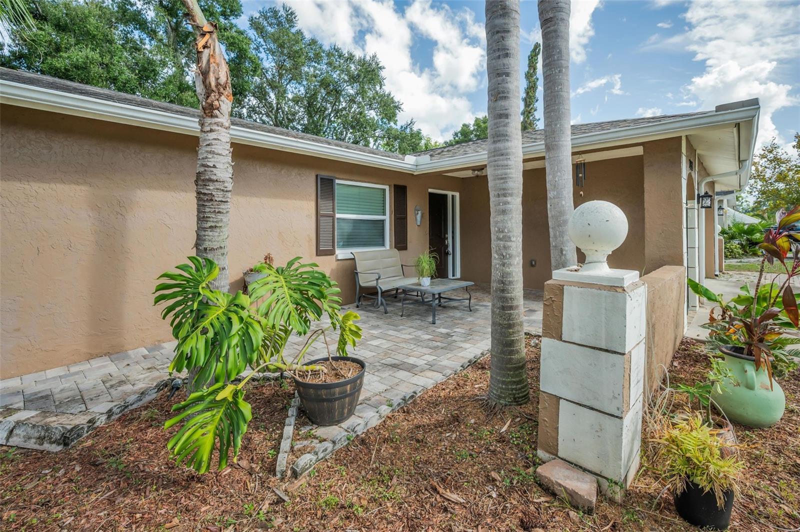 Image 4 of 64 For 2661 Knoll Street E