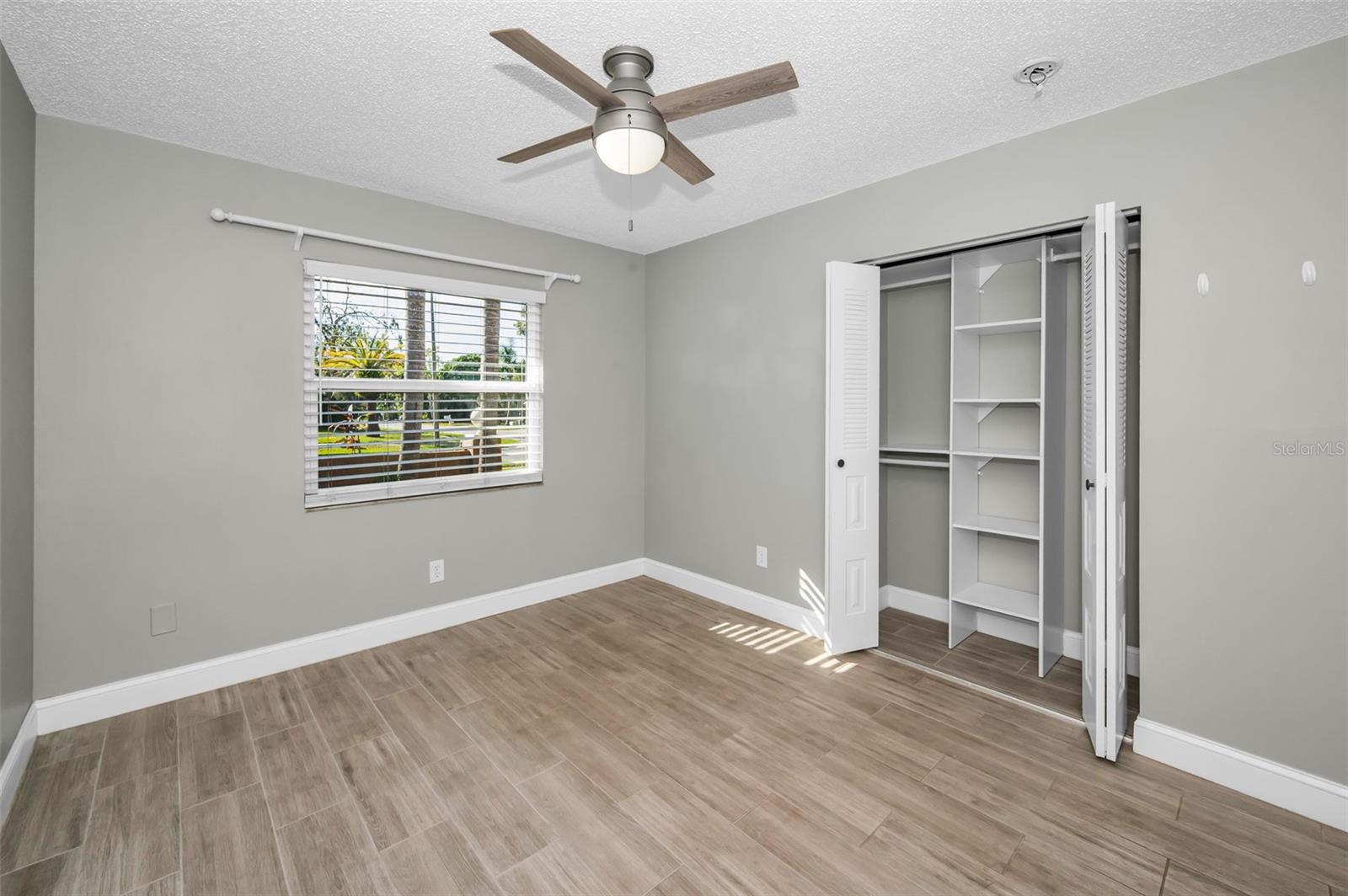 Image 40 of 64 For 2661 Knoll Street E