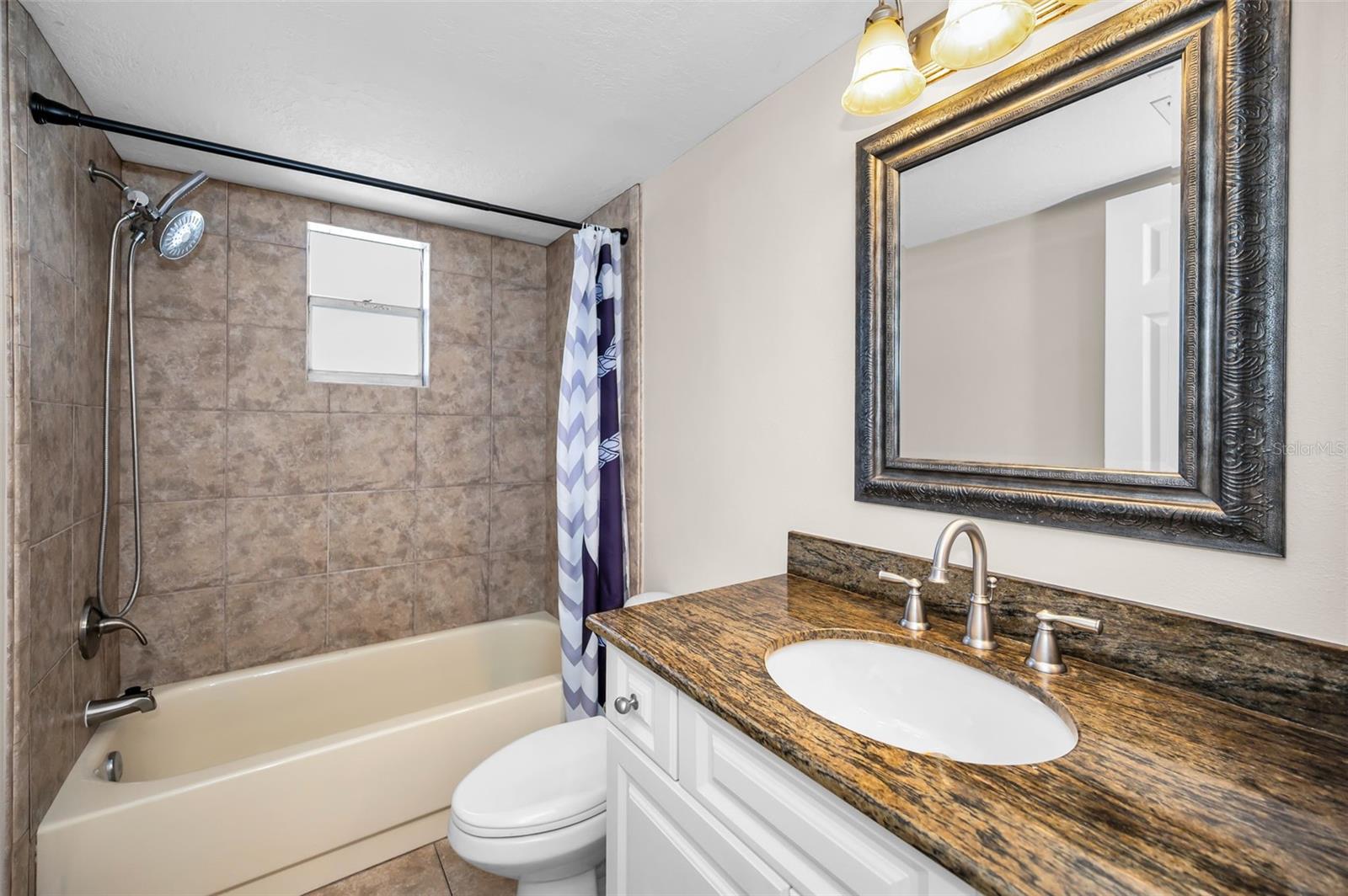 Image 41 of 64 For 2661 Knoll Street E