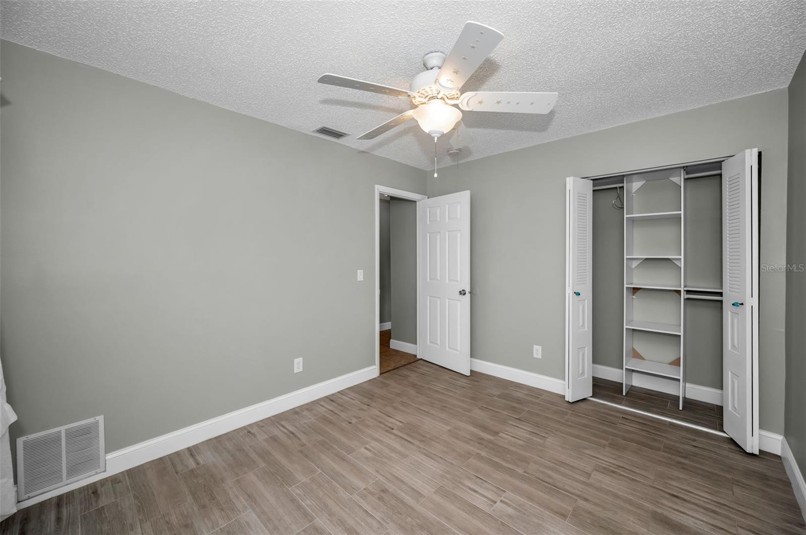Image 44 of 64 For 2661 Knoll Street E