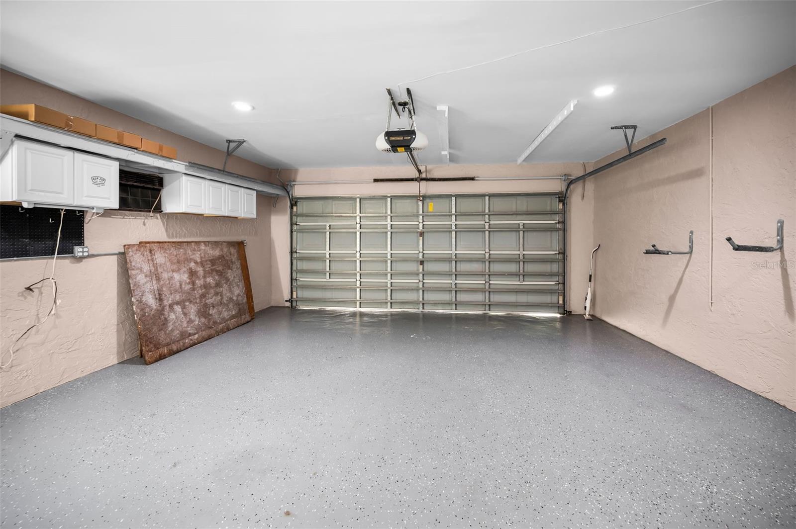 Image 45 of 64 For 2661 Knoll Street E