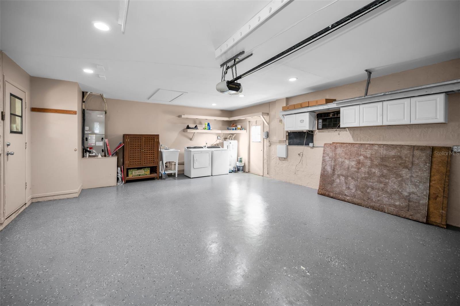 Image 46 of 64 For 2661 Knoll Street E