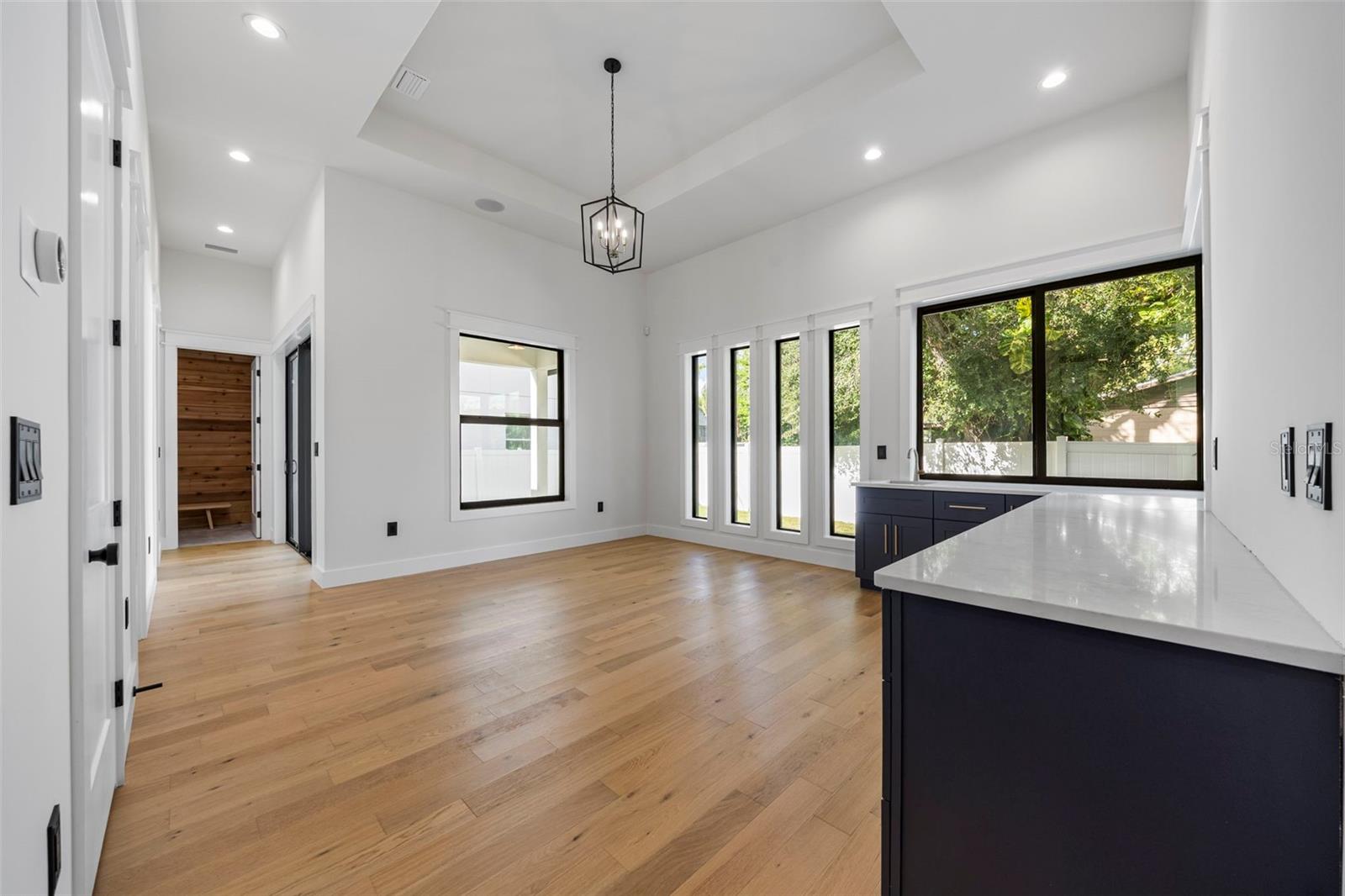 Image 30 of 92 For 3701 Lynwood Avenue