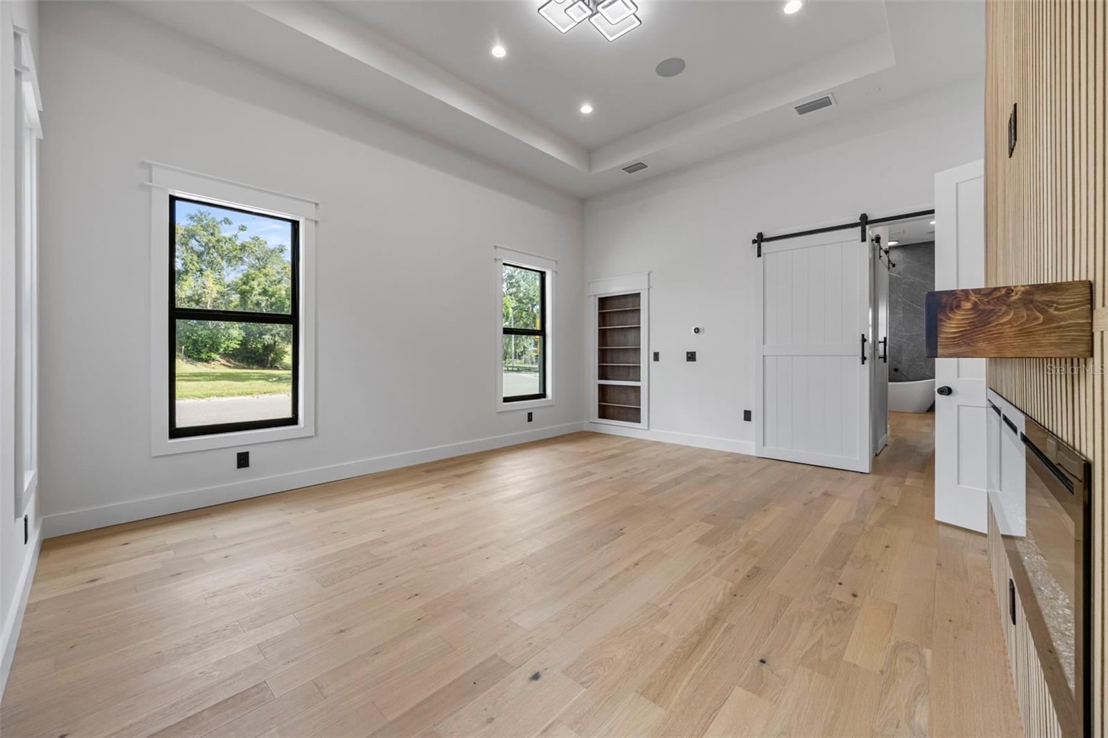 Image 36 of 92 For 3701 Lynwood Avenue