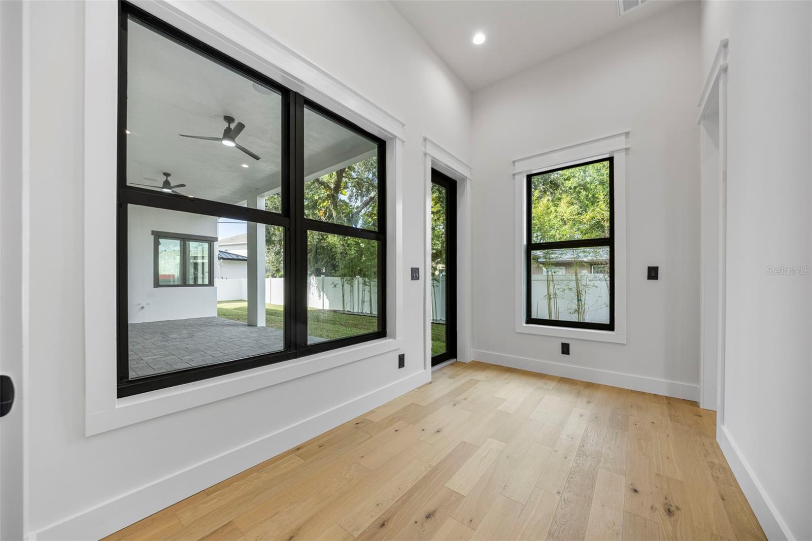 Image 45 of 92 For 3701 Lynwood Avenue