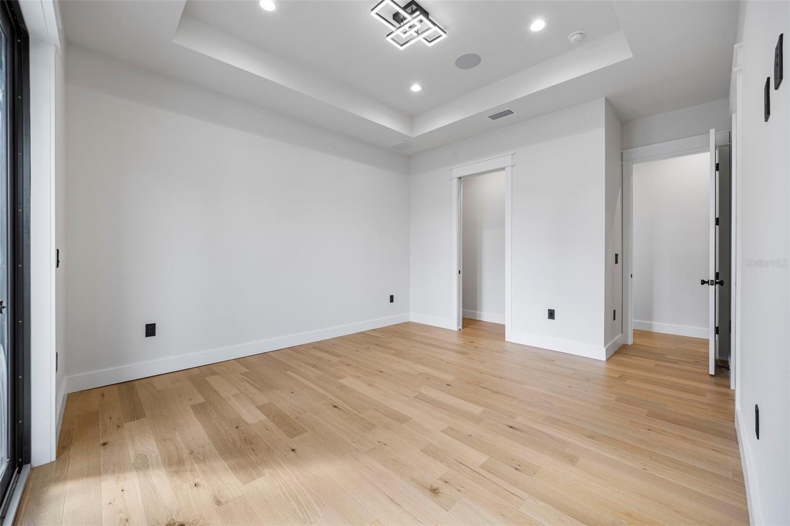 Image 77 of 92 For 3701 Lynwood Avenue