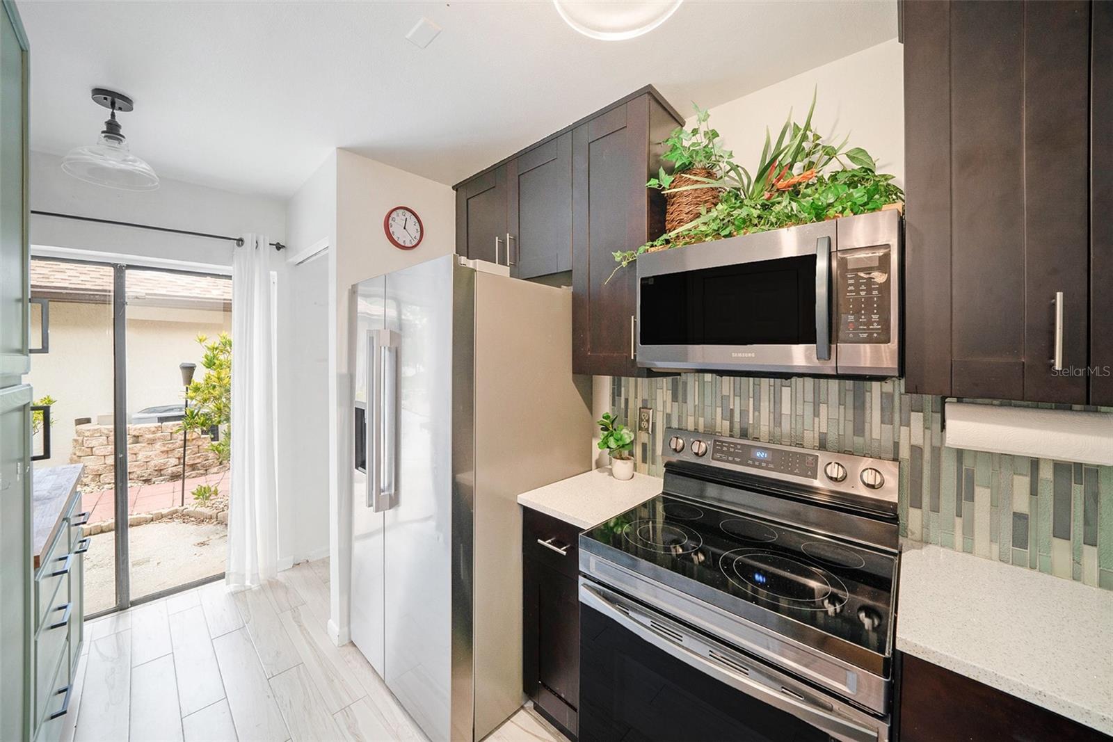 Image 3 of 11 For 1923 Bayshore Court