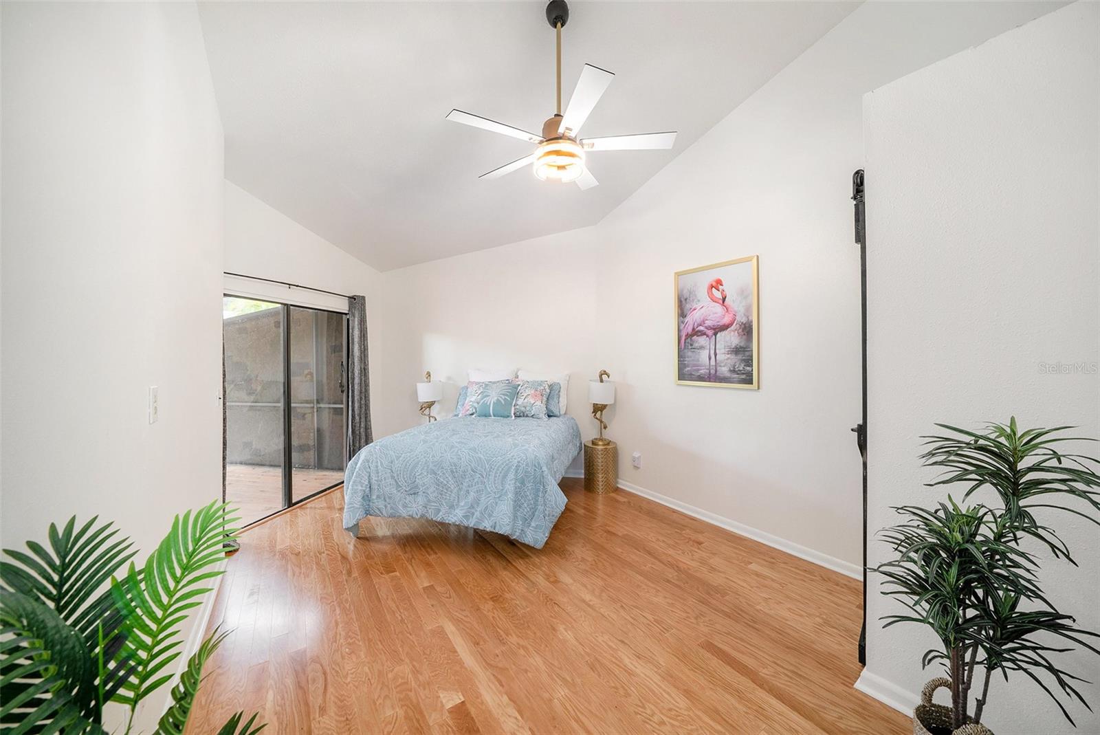 Image 5 of 11 For 1923 Bayshore Court