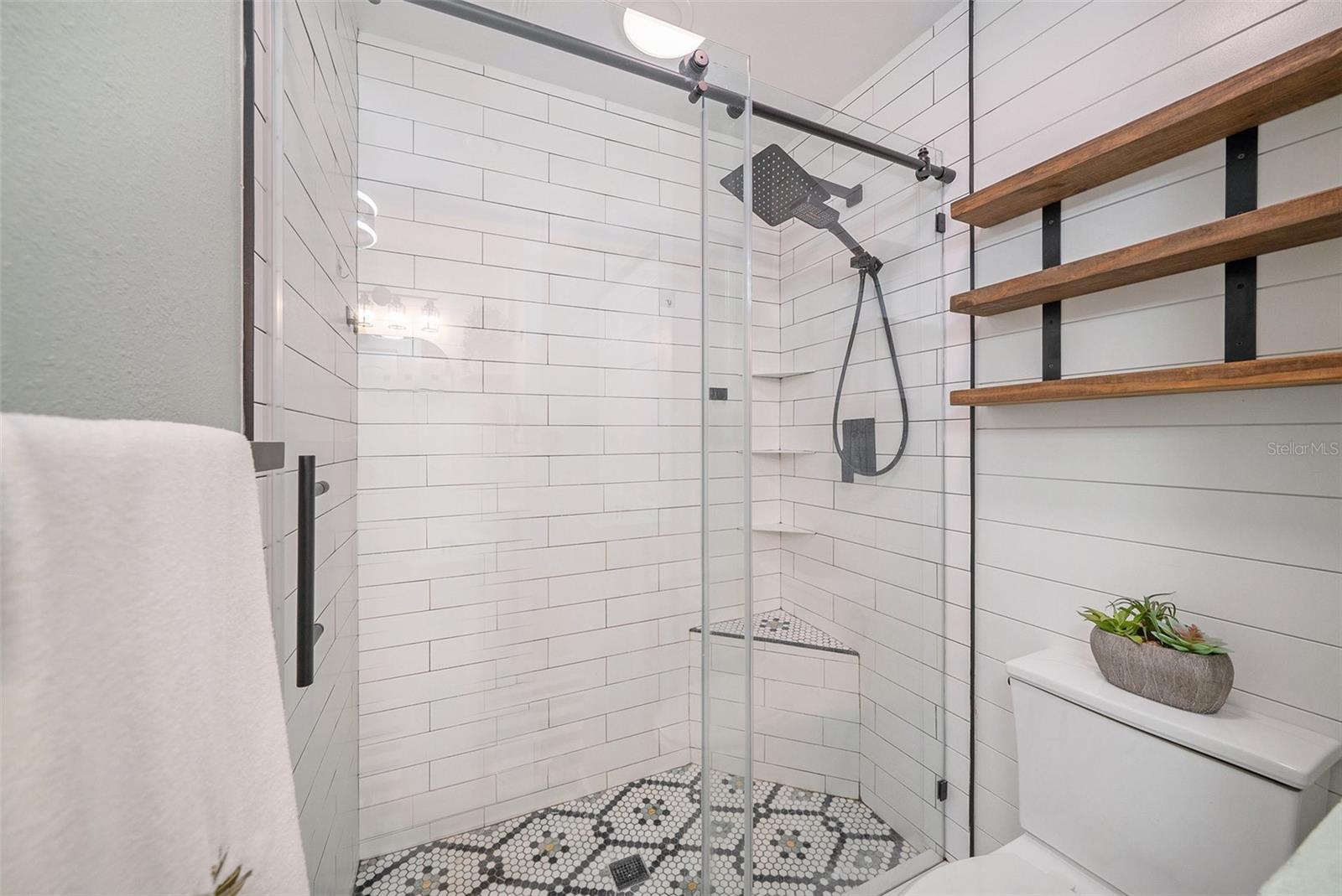 Image 8 of 11 For 1923 Bayshore Court