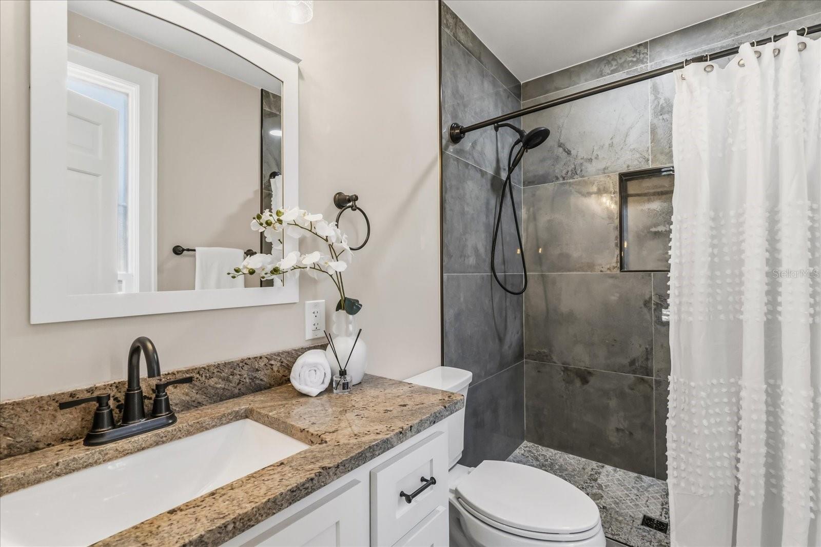 Image 28 of 56 For 2037 Broadway