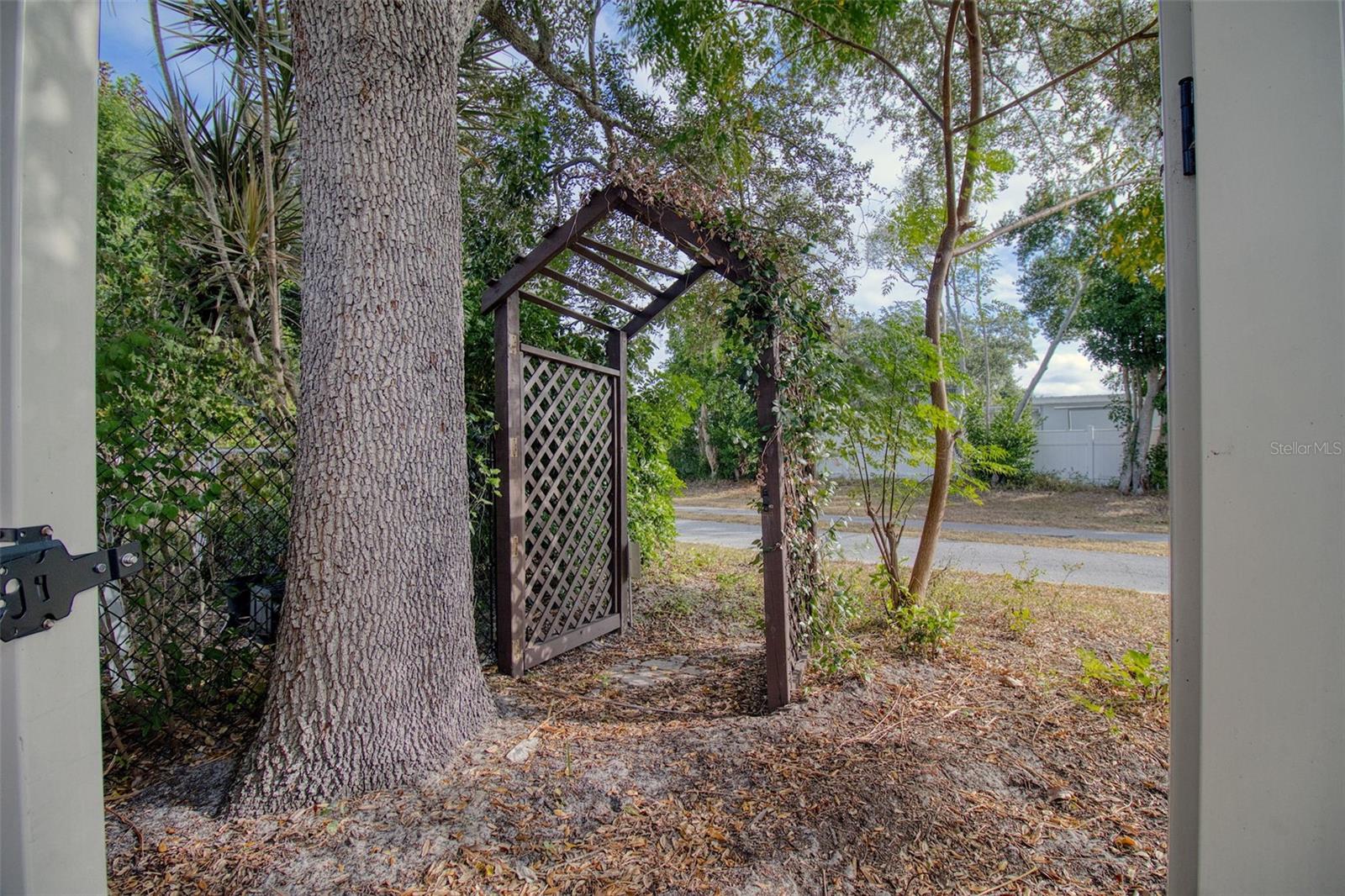 Image 48 of 56 For 2037 Broadway