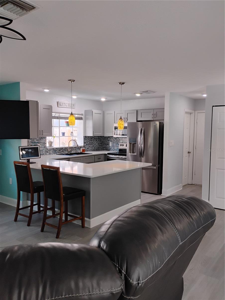 Image 10 of 68 For 2256 Colonial Boulevard W