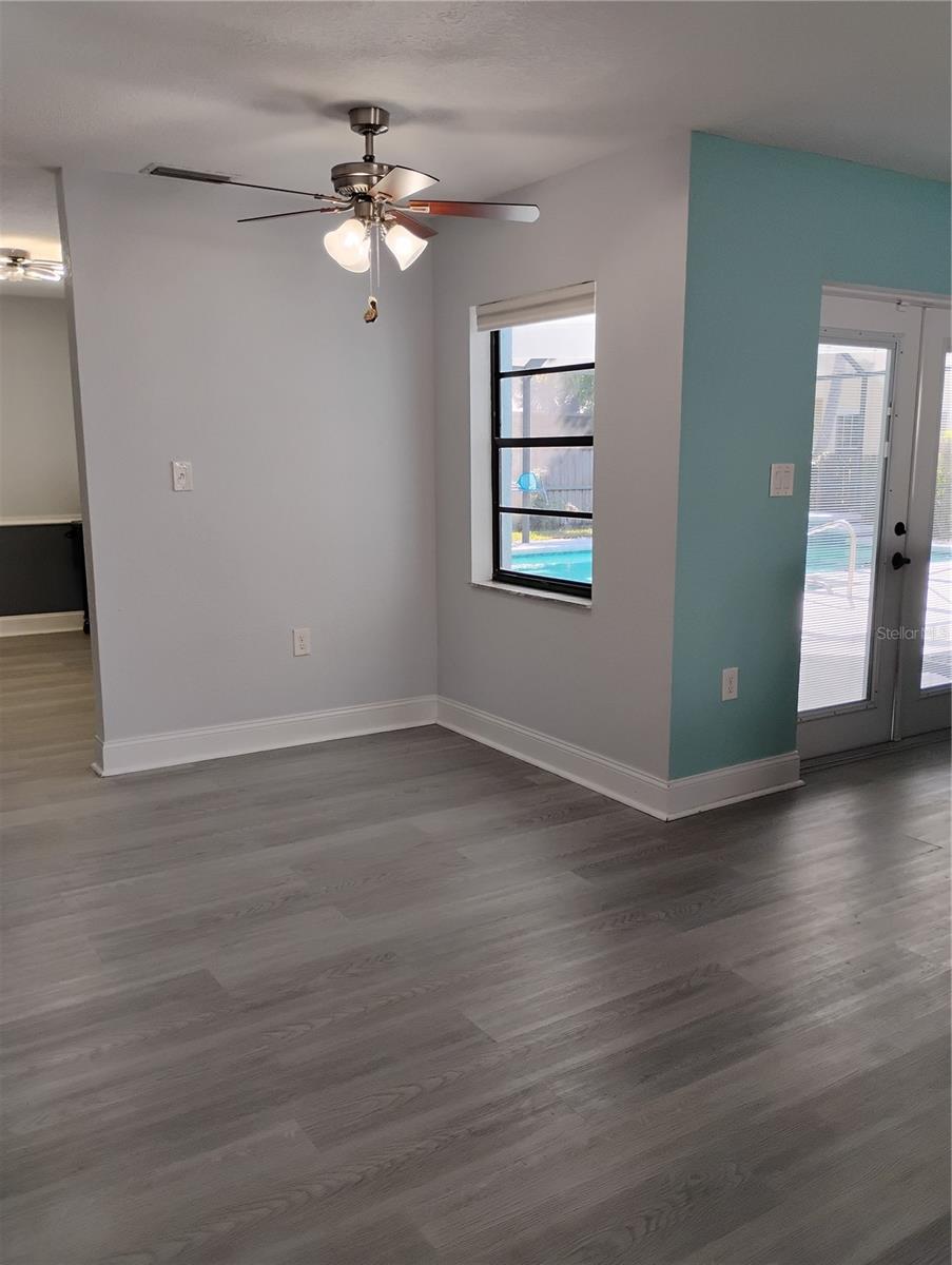 Image 18 of 68 For 2256 Colonial Boulevard W