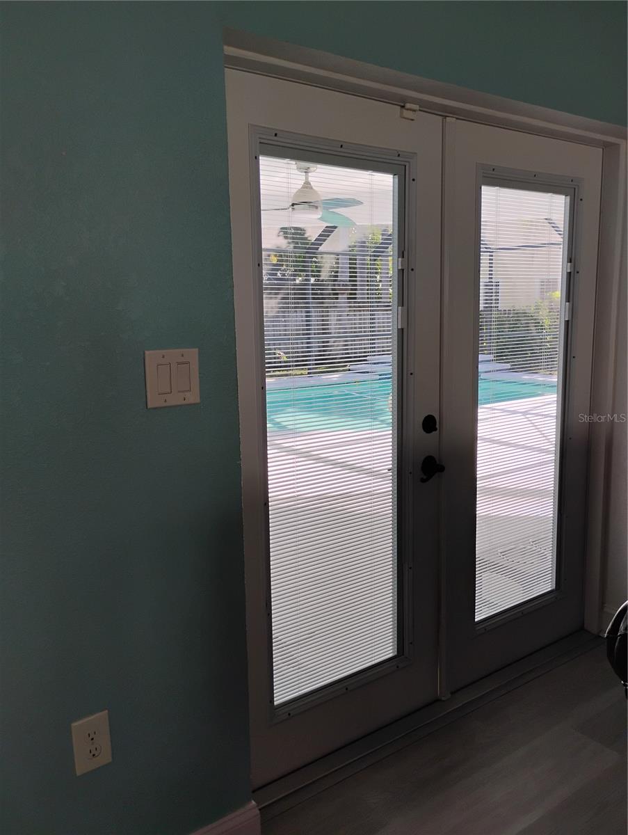 Image 20 of 68 For 2256 Colonial Boulevard W