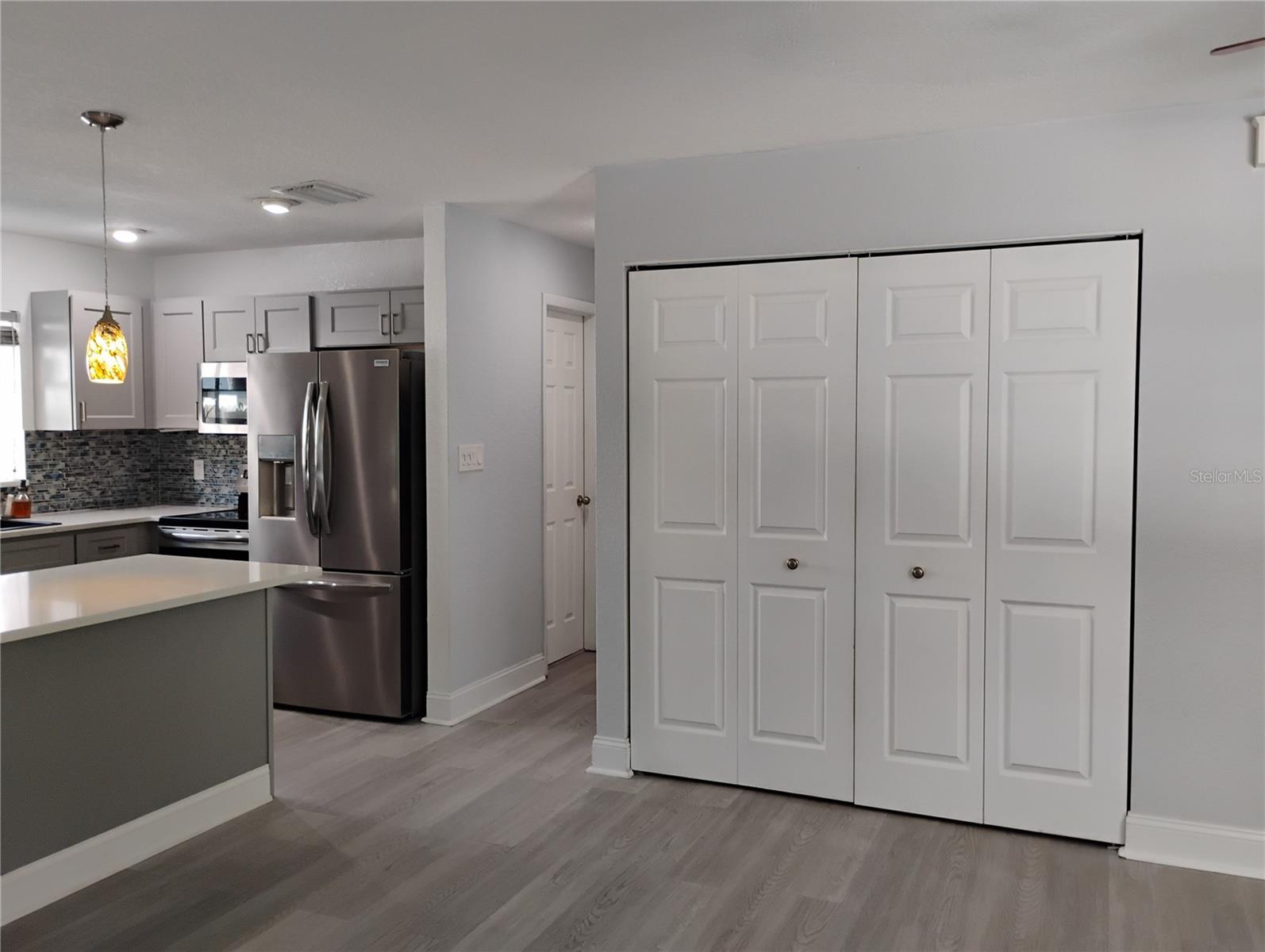 Image 21 of 68 For 2256 Colonial Boulevard W