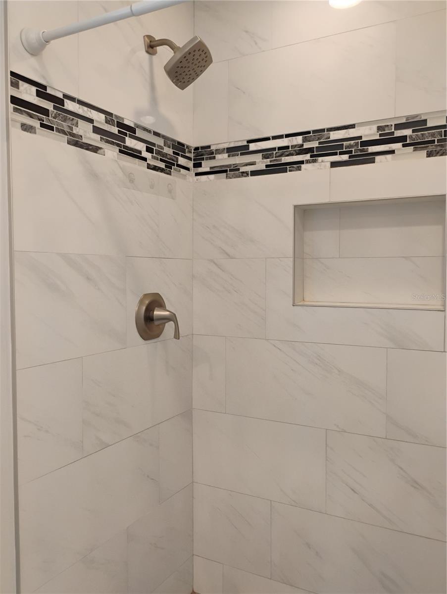 Image 30 of 68 For 2256 Colonial Boulevard W