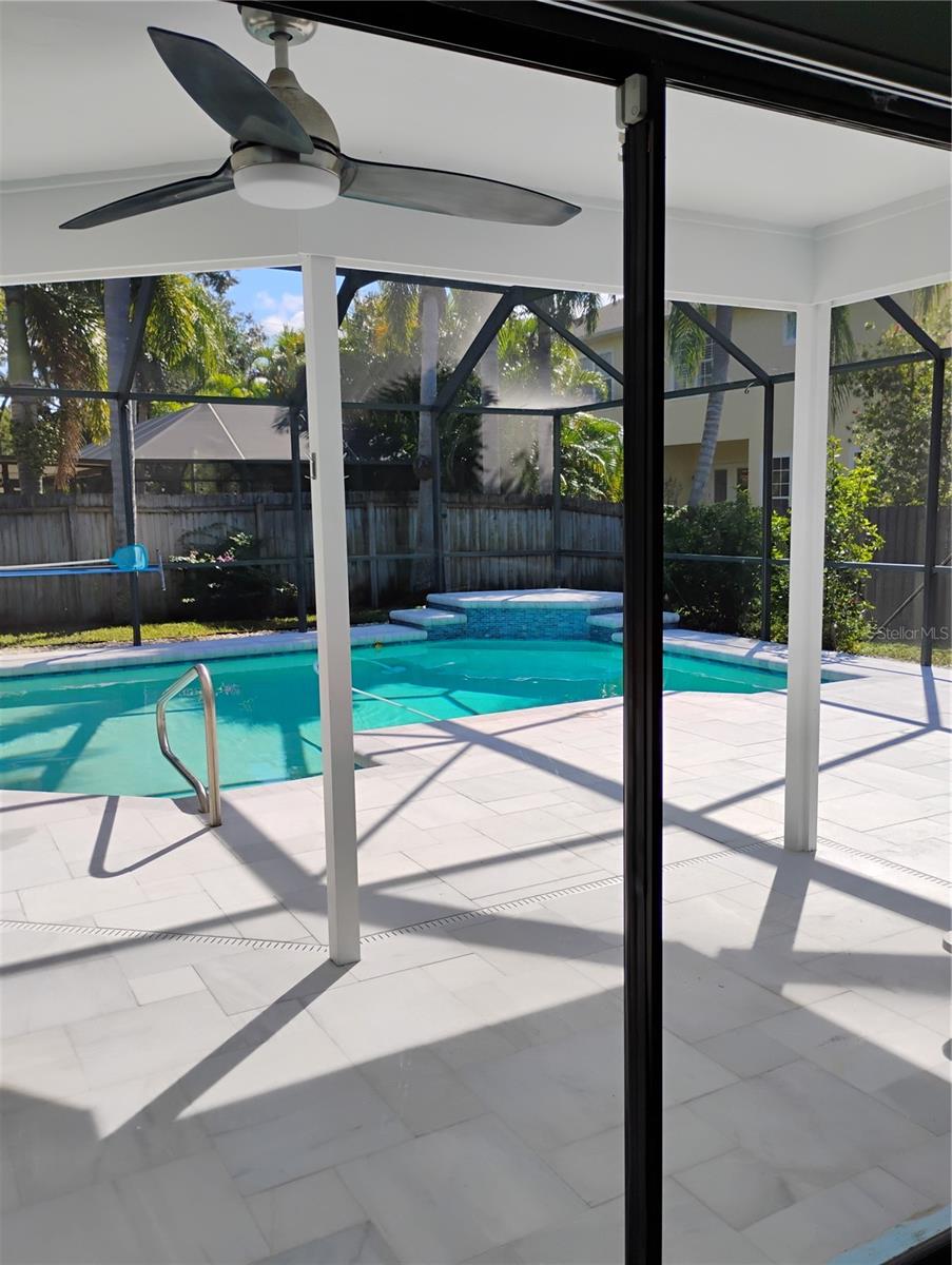 Image 31 of 68 For 2256 Colonial Boulevard W