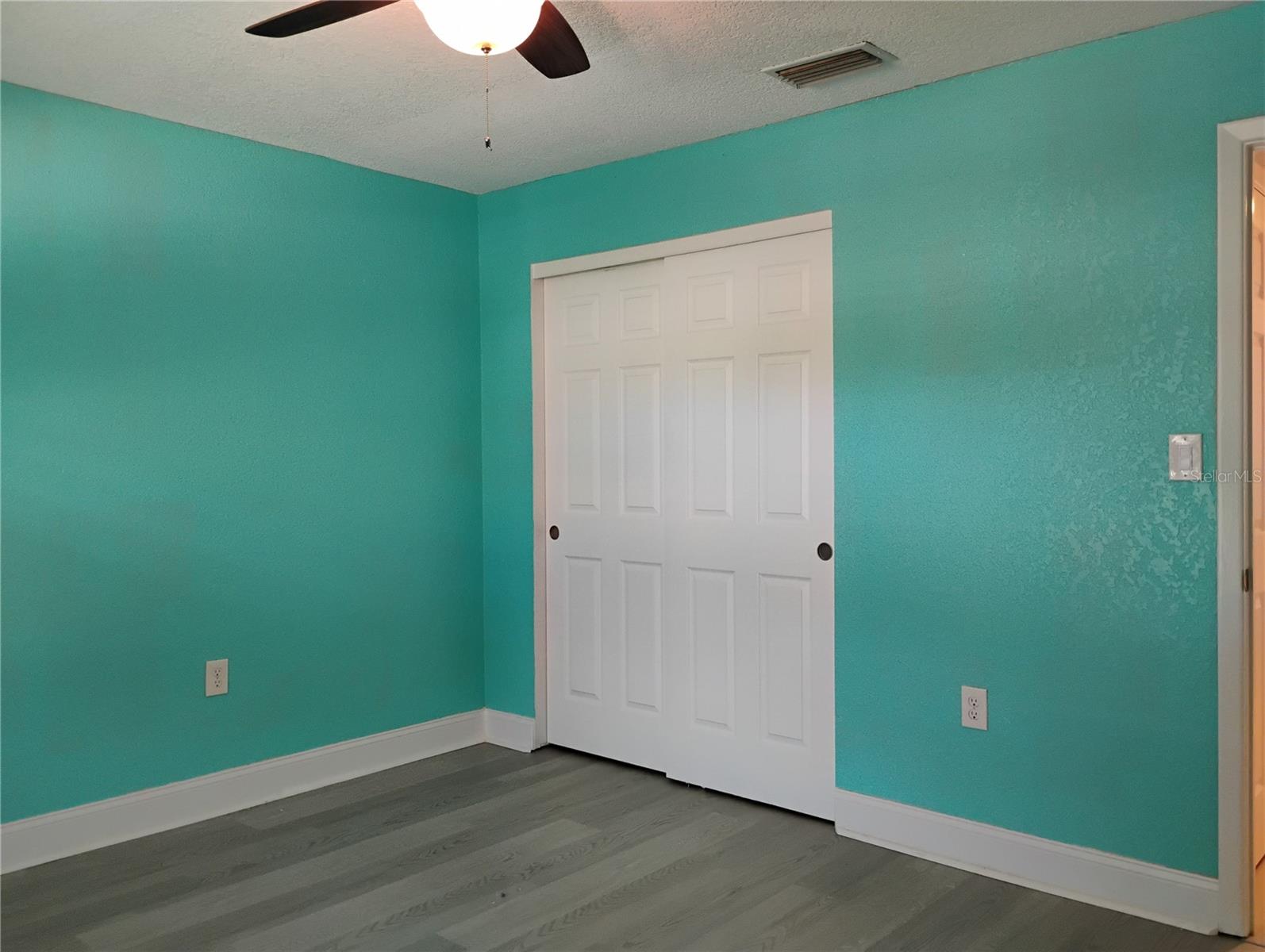 Image 33 of 68 For 2256 Colonial Boulevard W