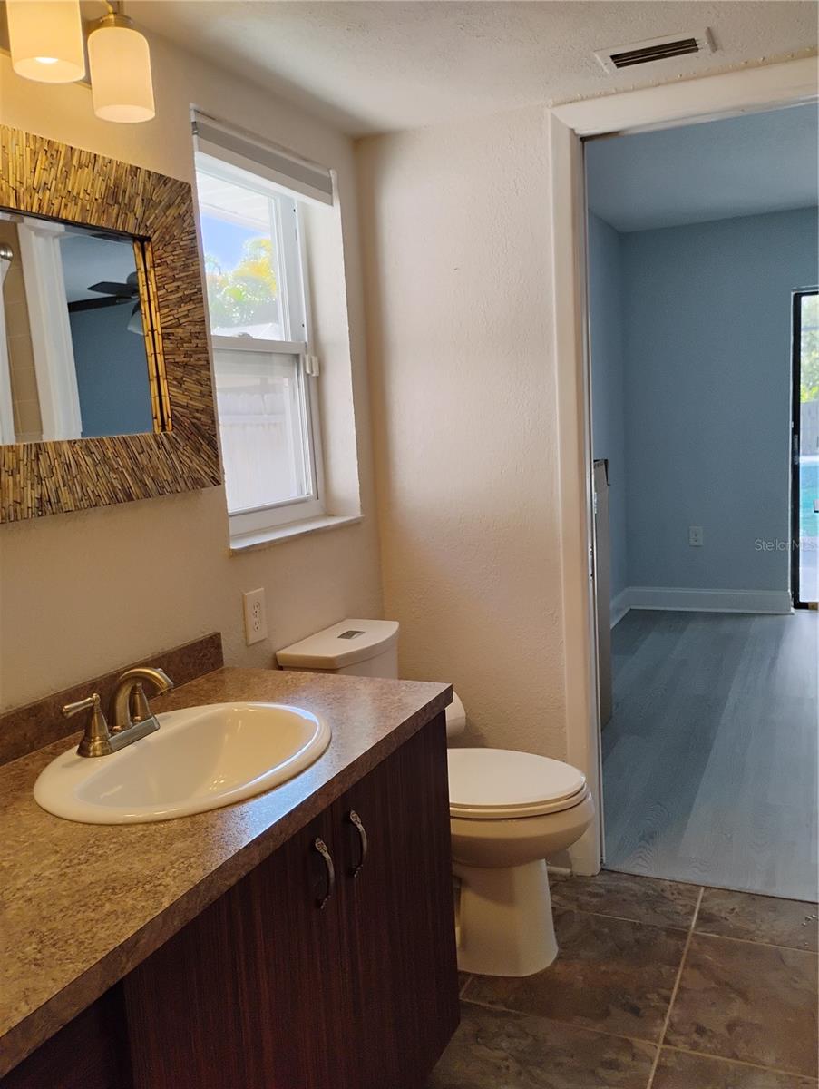 Image 36 of 68 For 2256 Colonial Boulevard W